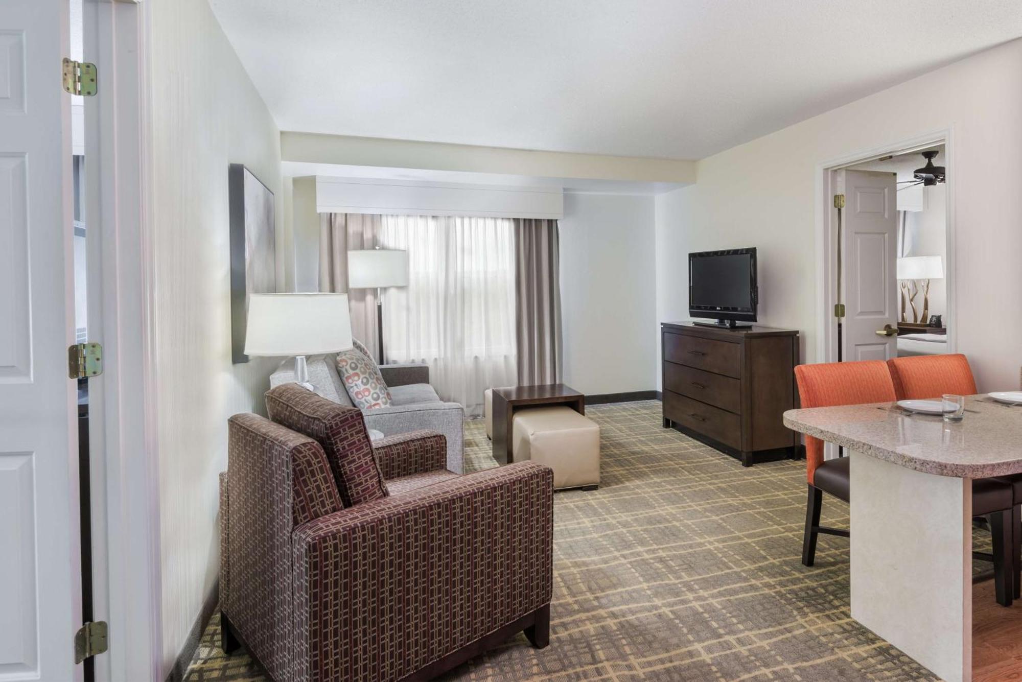 Two-Bedroom Suite One King Two Double Beds Non-Smoking,1708229228:JPEG