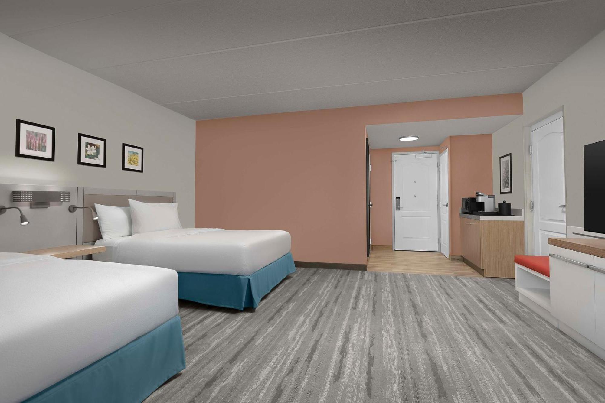 Queen Room Two Queen Beds Mobility Hearing Access